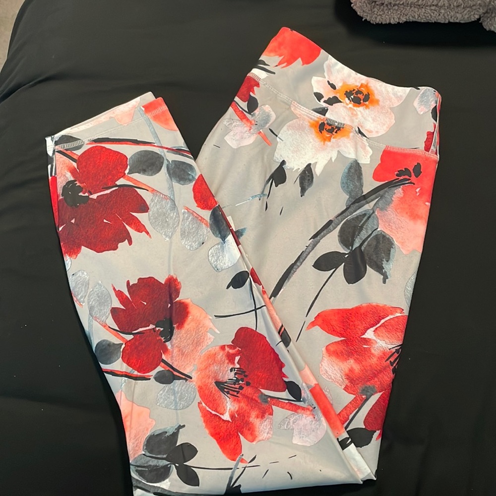 Fabletics floral capri workout pant SZ XL - Picture 1 of 8
